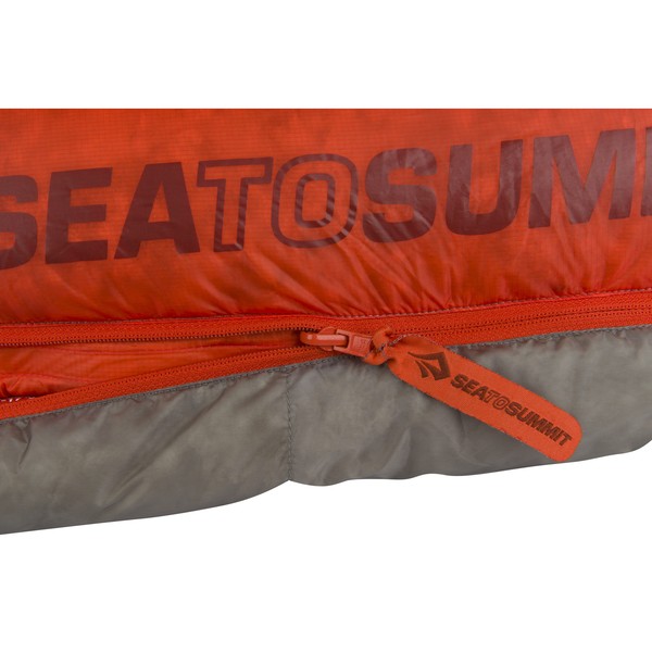 Sea to Summit Flame IV Womens -10º 995 gram - Long (tot 183 cm) (huur) Sea to Summit Flame IV Womens -10º 995 gram - Long (tot 183 cm) (huur)